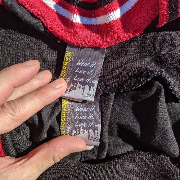 Black and red Scrub set - Picture 4 of 6